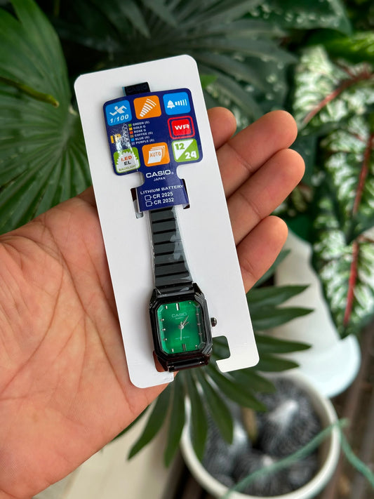 Vintage Chic Analog Watch